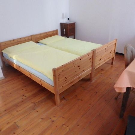 Hotel Garni Maggia Giumaglio ภายนอก รูปภาพ