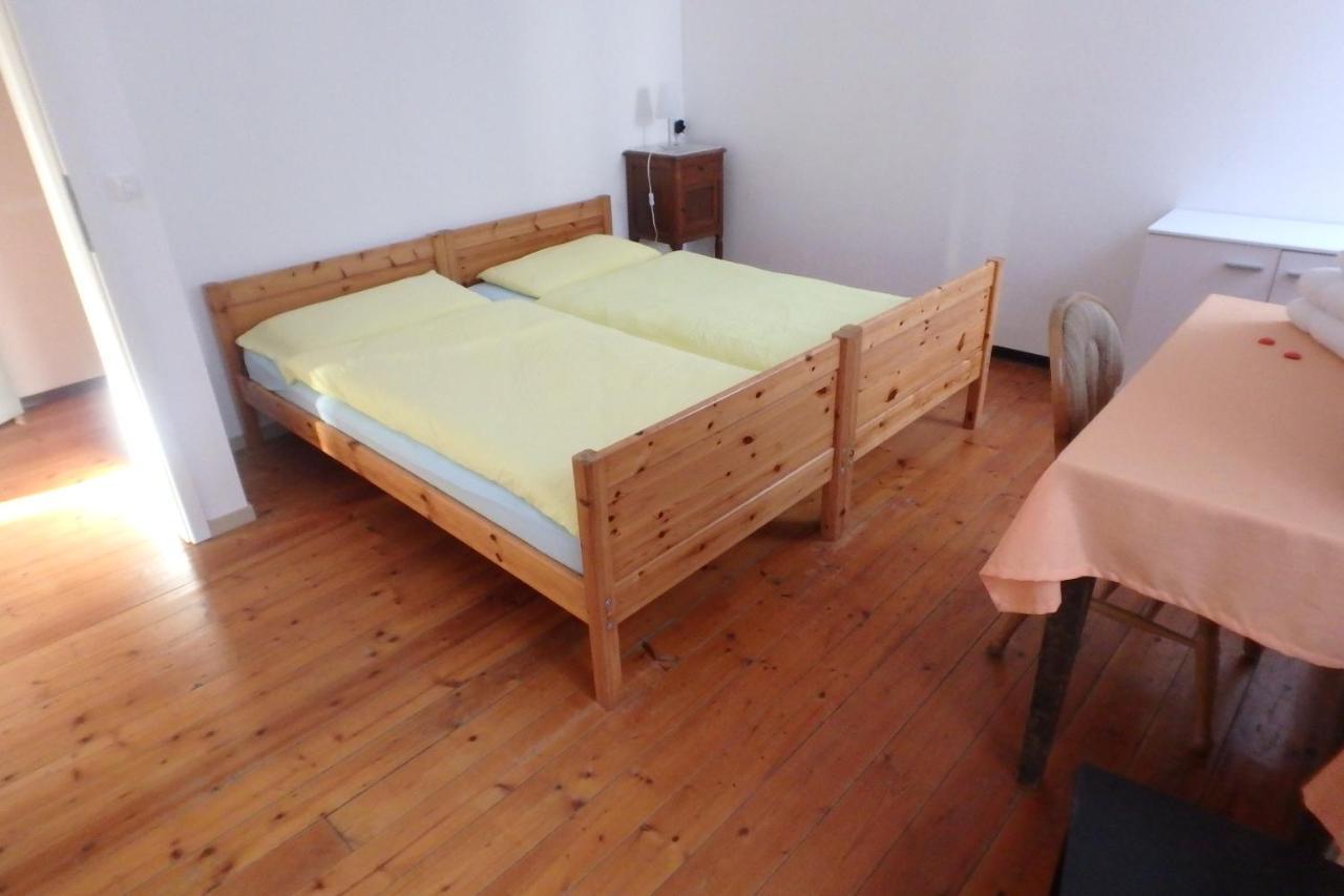 Hotel Garni Maggia Giumaglio ภายนอก รูปภาพ