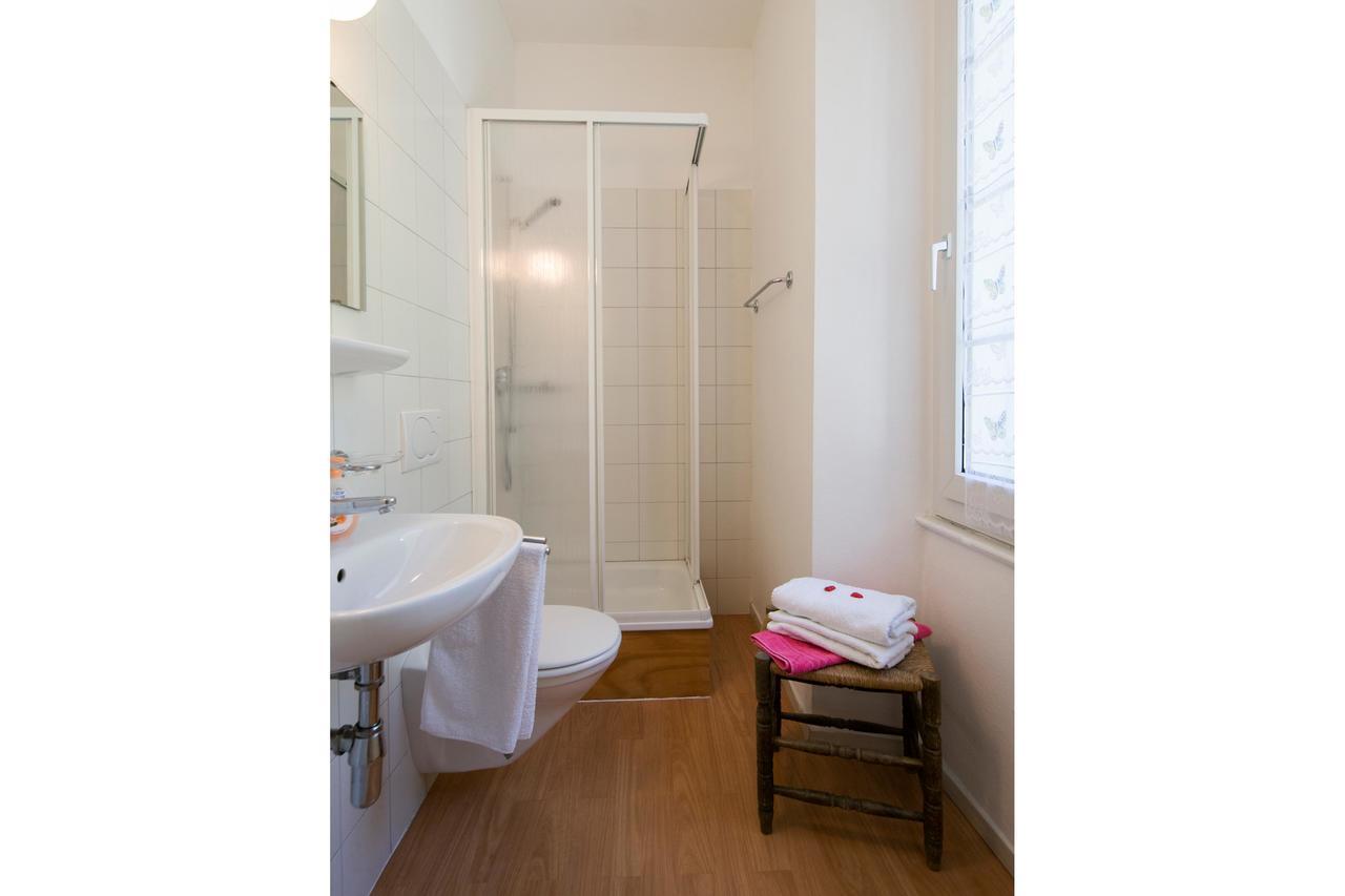 Hotel Garni Maggia Giumaglio ภายนอก รูปภาพ