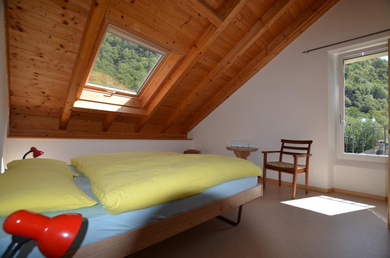Hotel Garni Maggia Giumaglio ภายนอก รูปภาพ