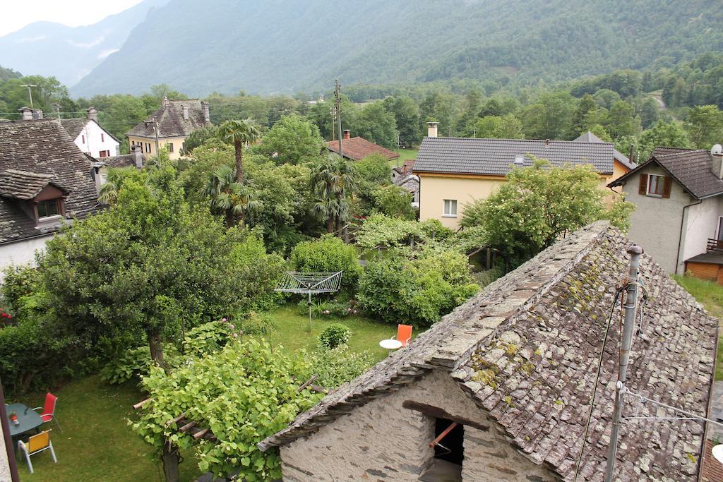 Hotel Garni Maggia Giumaglio ภายนอก รูปภาพ