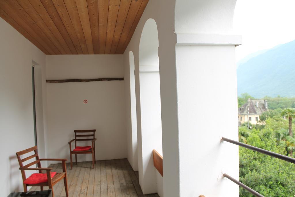 Hotel Garni Maggia Giumaglio ภายนอก รูปภาพ