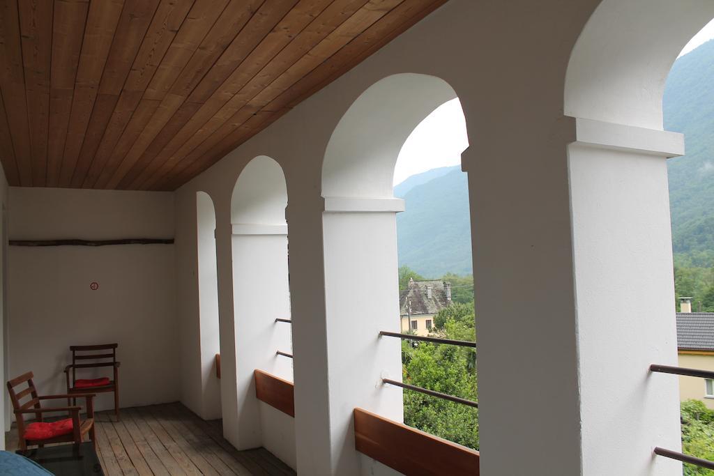 Hotel Garni Maggia Giumaglio ภายนอก รูปภาพ